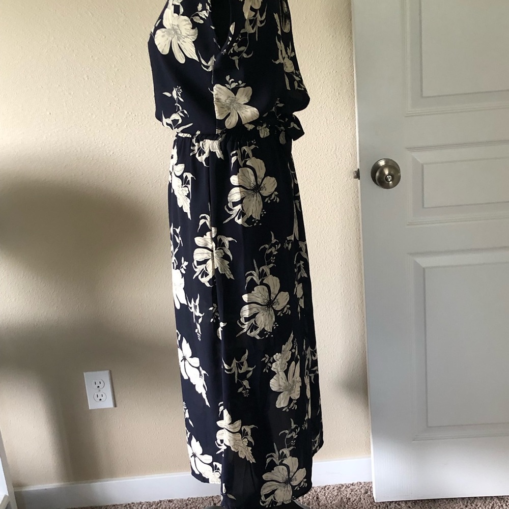 Navy blue with cream colored flowers dress. Size S. - Picture 5 of 12
